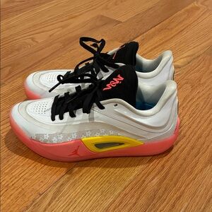 Jordan Zion 4 yellow and pink size 6 youth.